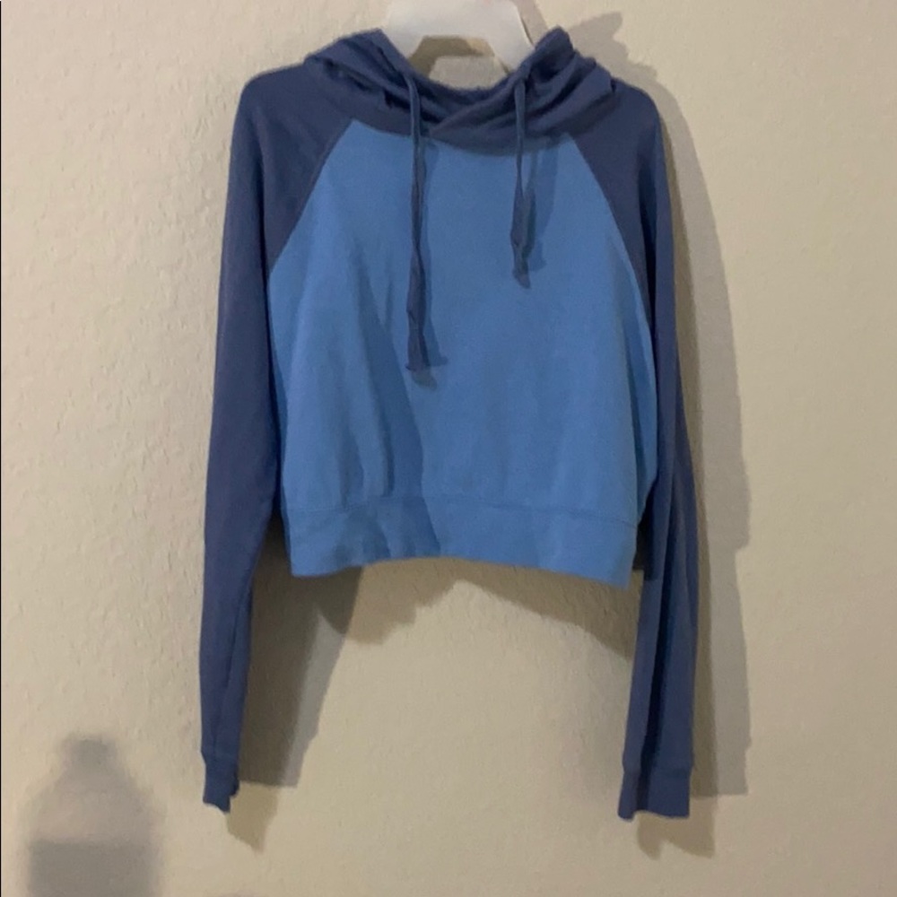 women’s cropped hoodie